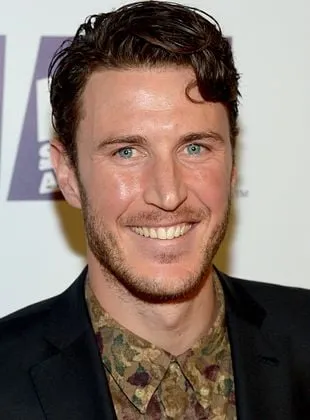 Aaron Jakubenko - Ator, 8 de dezembro de 1988