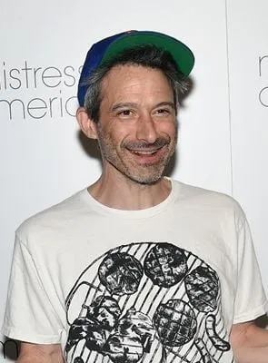 Adam Horovitz - Ator, Compositor, Supervisor musical, 31 de outubro de 1966