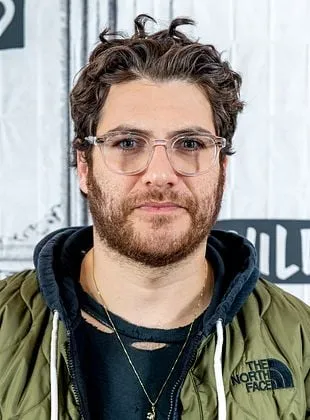 Adam Pally - Ator, Produtor, 18 de março de 1982