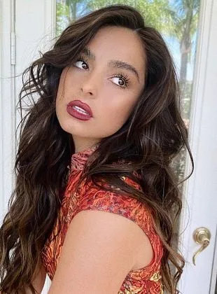 Addison Rae - 6 de outubro de 2000