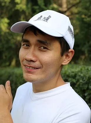 Adilkhan Yerzhanov - Diretor, Roteirista, Montador, 7 de agosto de 1982