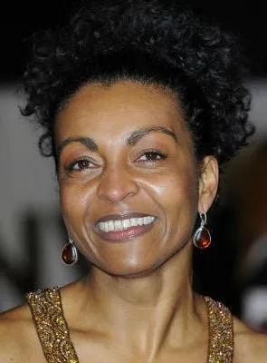 Adjoa Andoh - Atriz, 14 de janeiro de 1963