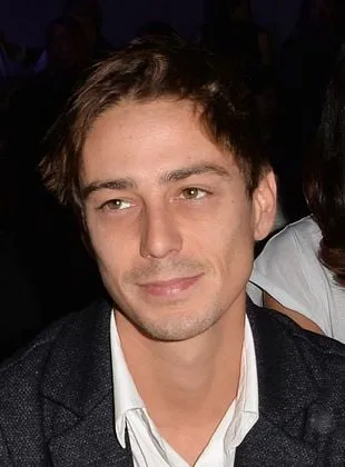 Adrien Jolivet - Ator, Compositor, 20 de dezembro de 1981