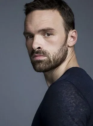 Alban Lenoir - Ator, Roteirista, Dublê, 16 de dezembro de 1980