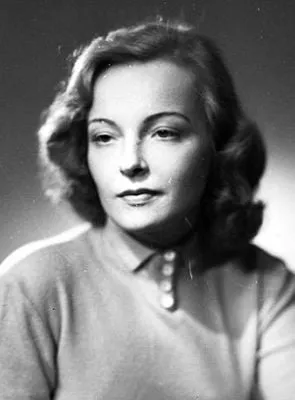 Aleksandra Slaska - 4 de novembro de 1925, 18 de setembro de 1989