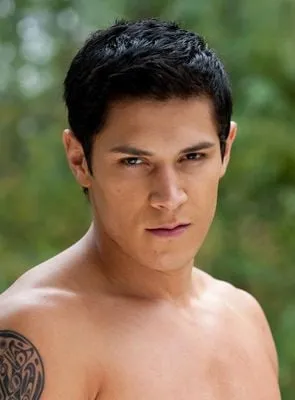 Alex Meraz - Ator, 10 de janeiro de 1985
