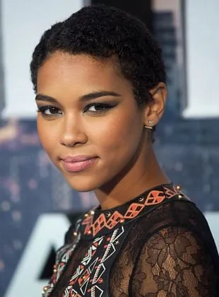 Alexandra Shipp - Atriz, 16 de julho de 1991