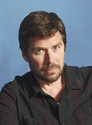 Alexis Denisof - Ator, 25 de fevereiro de 1966