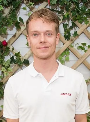 Alfie Allen - Ator, 12 de setembro de 1986