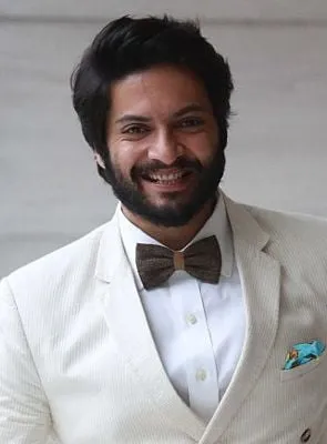 Ali Fazal - Ator, Produtor de set, 15 de outubro de 1986