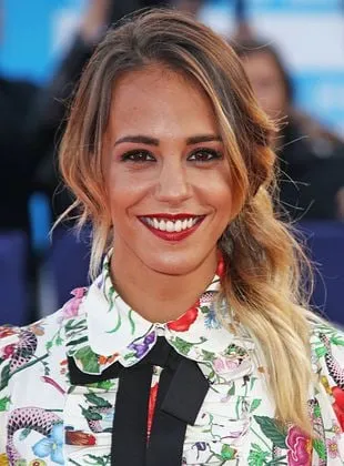 Alice Belaïdi - Atriz, 18 de março de 1987