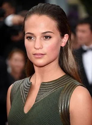 Alicia Vikander - Atriz, Produtora, 3 de outubro de 1988