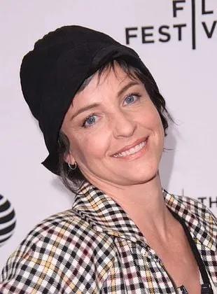 Alison Elliott - Atriz, 19 de maio de 1970