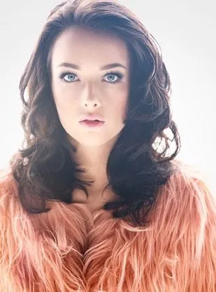 Allie MacDonald - Atriz, 17 de setembro de 1988