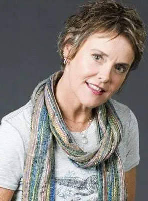 Amanda Bearse - Diretora, Atriz, 9 de agosto de 1958