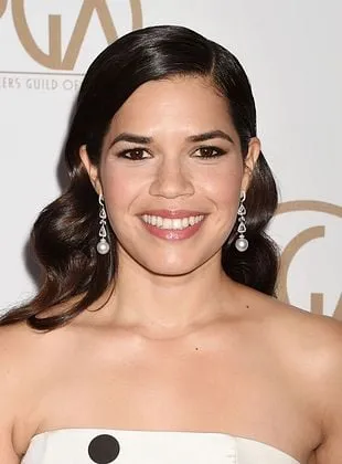 America Ferrera - Atriz, Diretora, Produtor Executivo, 18 de abril de 1984