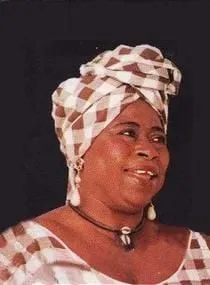 Aminata Fall - 29 de janeiro de 1930, 24 de novembro de 2002