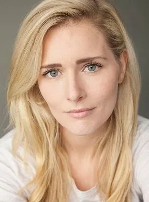 Amy De Bhrún - Atriz, 22 de abril de 1984