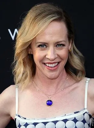 Amy Hargreaves - Atriz, 27 de janeiro de 1970