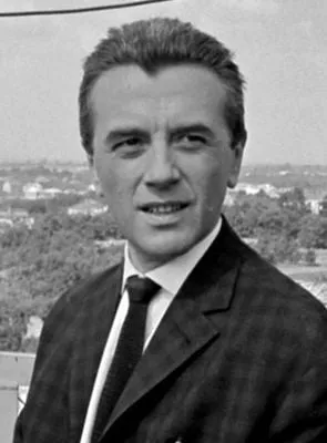 Andrzej Lapicki - 11 de novembro de 1924, 21 de julho de 2012