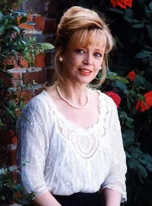 Angharad Rees - 16 de julho de 1944, 21 de julho de 2012