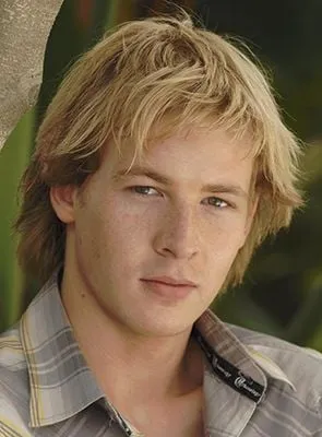 Angus McLaren - Ator, 3 de novembro de 1988