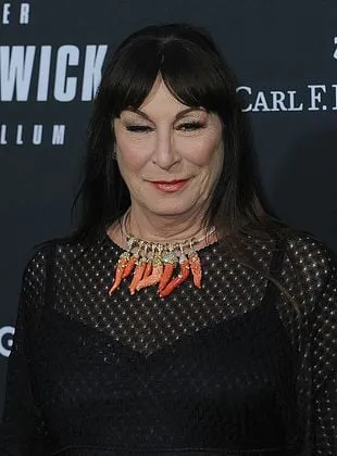 Anjelica Huston - Atriz, Diretora, Produtor Executivo, 8 de julho de 1951