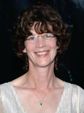 Ann Hearn - Atriz, 27 de junho de 1953