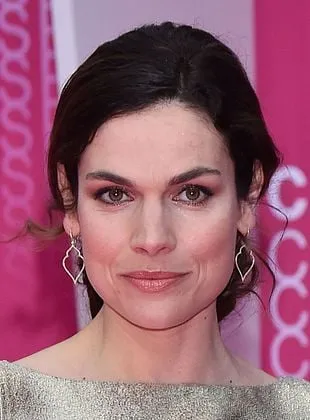 Anna Drijver - 1 de outubro de 1983