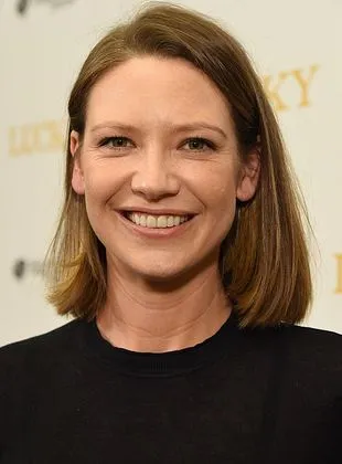 Anna Torv - Atriz, 7 de junho de 1979