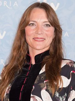 Anna Wilson-Jones - Atriz, 8 de outubro de 1970