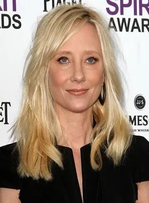 Anne Heche - Atriz, Produtor Executivo, Roteirista, 25 de maio de 1969, 12 de agosto de 2022