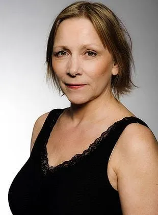 Anne Krigsvoll - 4 de fevereiro de 1957