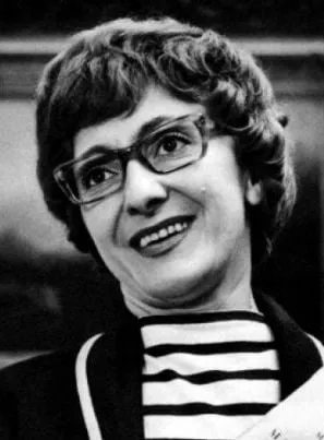 Annette Poivre - 24 de junho de 1919, 2 de junho de 1988