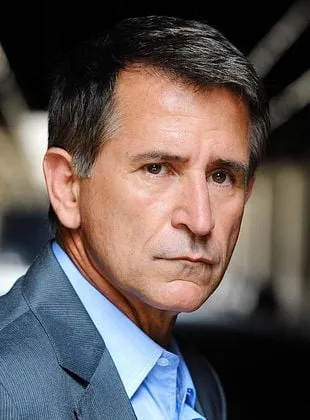 Anthony LaPaglia - Ator, Produtor Executivo, Produtor de set, 31 de janeiro de 1959