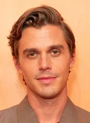 Antoni Porowski - Ator, Produtor Executivo, 14 de março de 1984