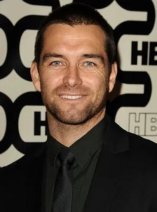 Antony Starr - Ator, 25 de outubro de 1975