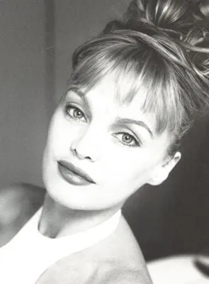 Arielle Dombasle - Atriz, Diretora, Roteirista, 27 de abril de 1953