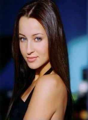 Ashley Leggat - Atriz, 26 de setembro de 1986
