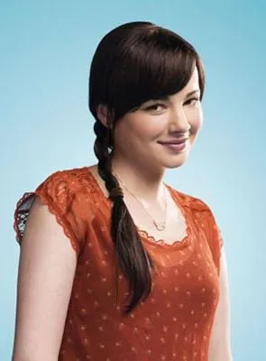 Ashley Rickards - Atriz, Diretora, 4 de maio de 1992