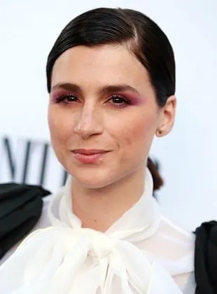 Aya Cash - Atriz, Produtor Executivo, 13 de julho de 1982