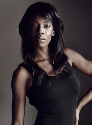 Ayisha Issa - Atriz, 18 de março de 1984