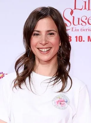 Aylin Tezel - Atriz, 29 de novembro de 1983