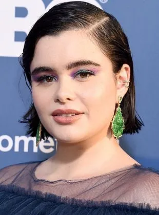 Barbie Ferreira - Atriz, 14 de dezembro de 1996