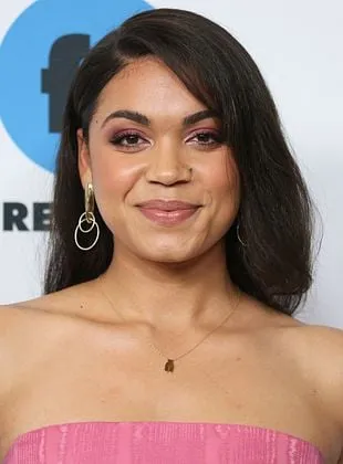 Barrett Doss - Atriz, 20 de março de 1989