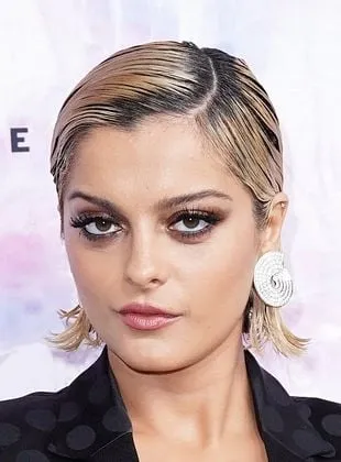 Bebe Rexha - 30 de agosto de 1989
