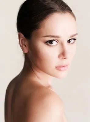 Bella Dayne - Atriz, 8 de janeiro de 1988