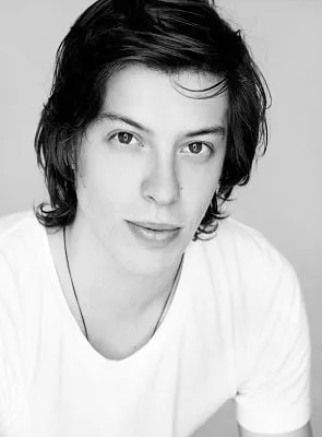 Benedict Samuel - Ator, 15 de abril de 1988