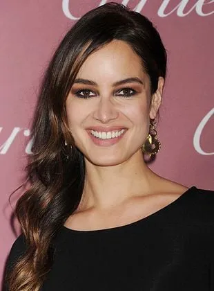 Bérénice Marlohe - Atriz, 19 de maio de 1979