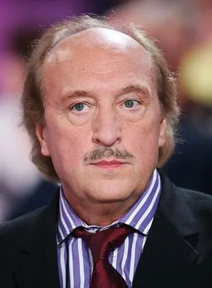 Bernard Farcy - Ator, 17 de março de 1949